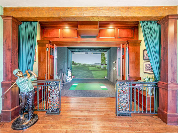 golf room in 247 Secluded Hills Arden