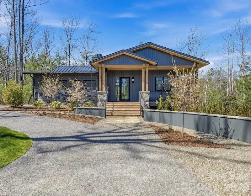 140 Upperfell Court