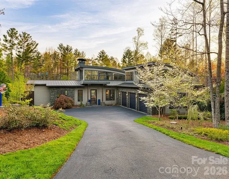 32 Brookline Drive