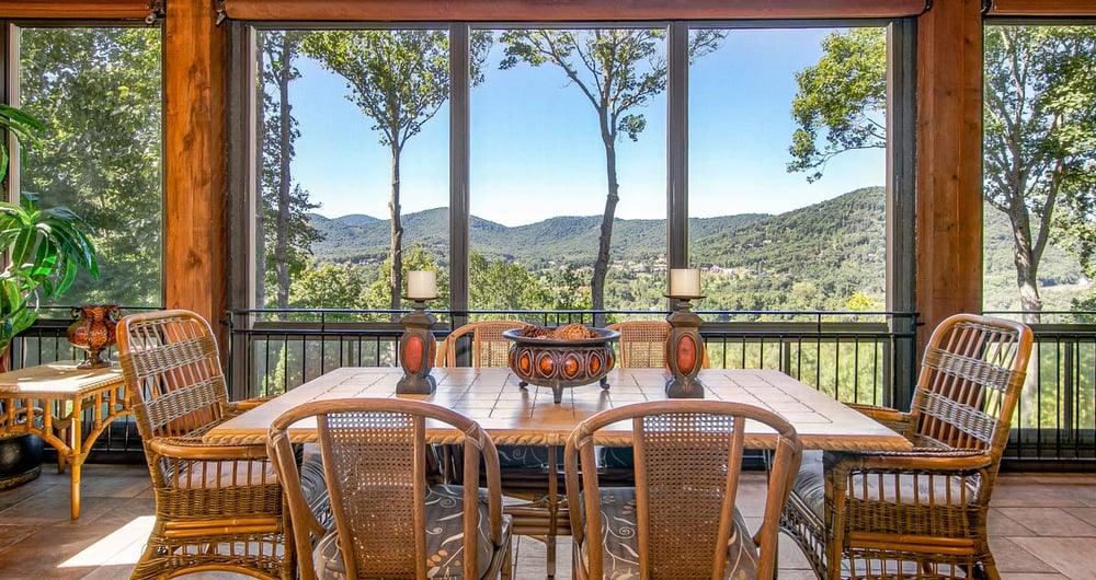 dining room overlooking the mountains