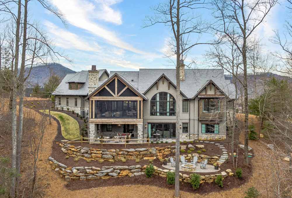 luxury home in Walnut Cove